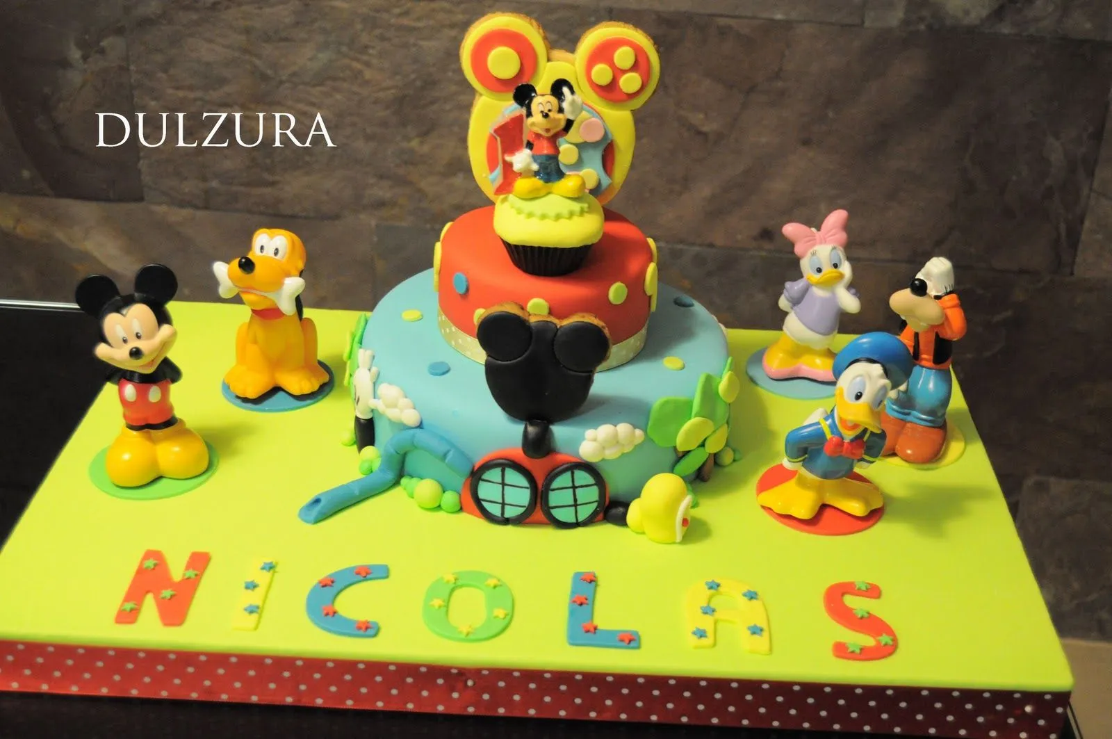 Dulzura*: SURTIDO TARTAS DISNEY Y UNA MÁS DE HELLO KITTY