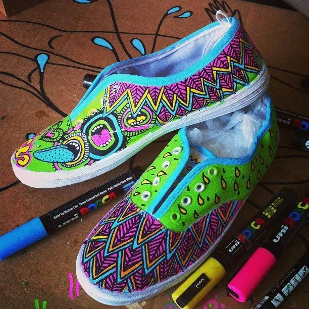 Edición limitada de zapatillas pintadas a mano - pnitas* Feminismo ...