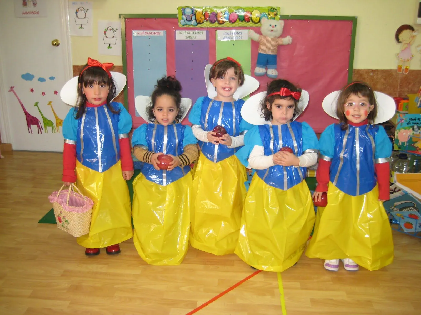 EDUCACIÓN INFANTIL: BLANCANIEVES Y LOS SIETES ENANITOS. EDUCACIÓN INFANTIL: BLANCANIEVES Y LOS SIETES ENANITOS.