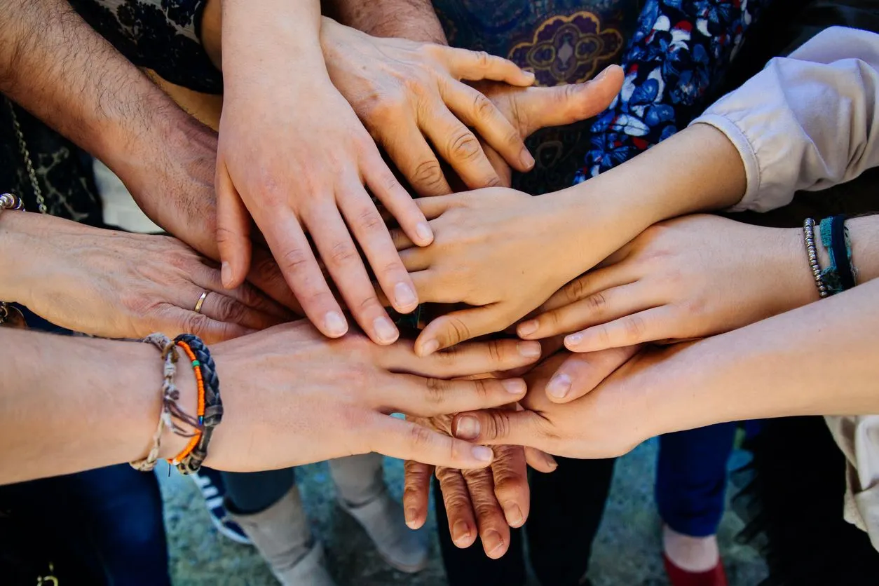 8 ejemplos de solidaridad en la vida diaria | Ingredientes que Suman 8 ejemplos de solidaridad en la vida diaria | Ingredientes que Suman