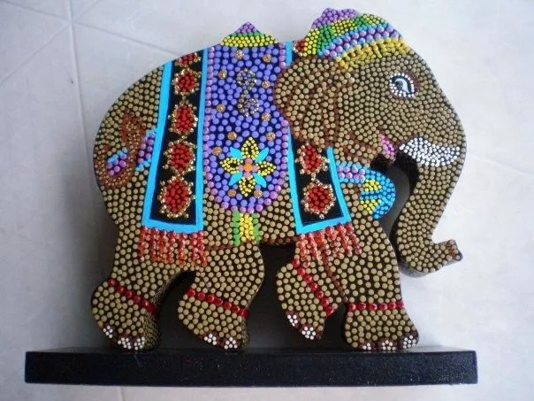Elefante pintado en madera. | Puntillismo | Pinterest Elefante pintado en madera. | Puntillismo | Pinterest