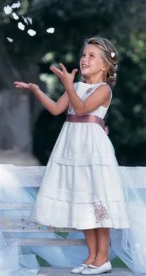 elegancia de la seda se concentran en este vestido con mangas balon es ...