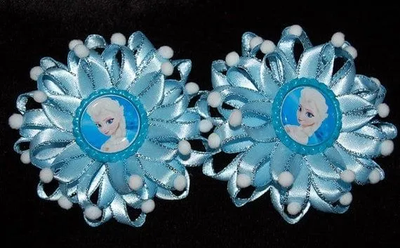 elsa de frozen Moños para niñas disney azul. por RoshelysBowtique elsa de frozen Moños para niñas disney azul. por RoshelysBowtique