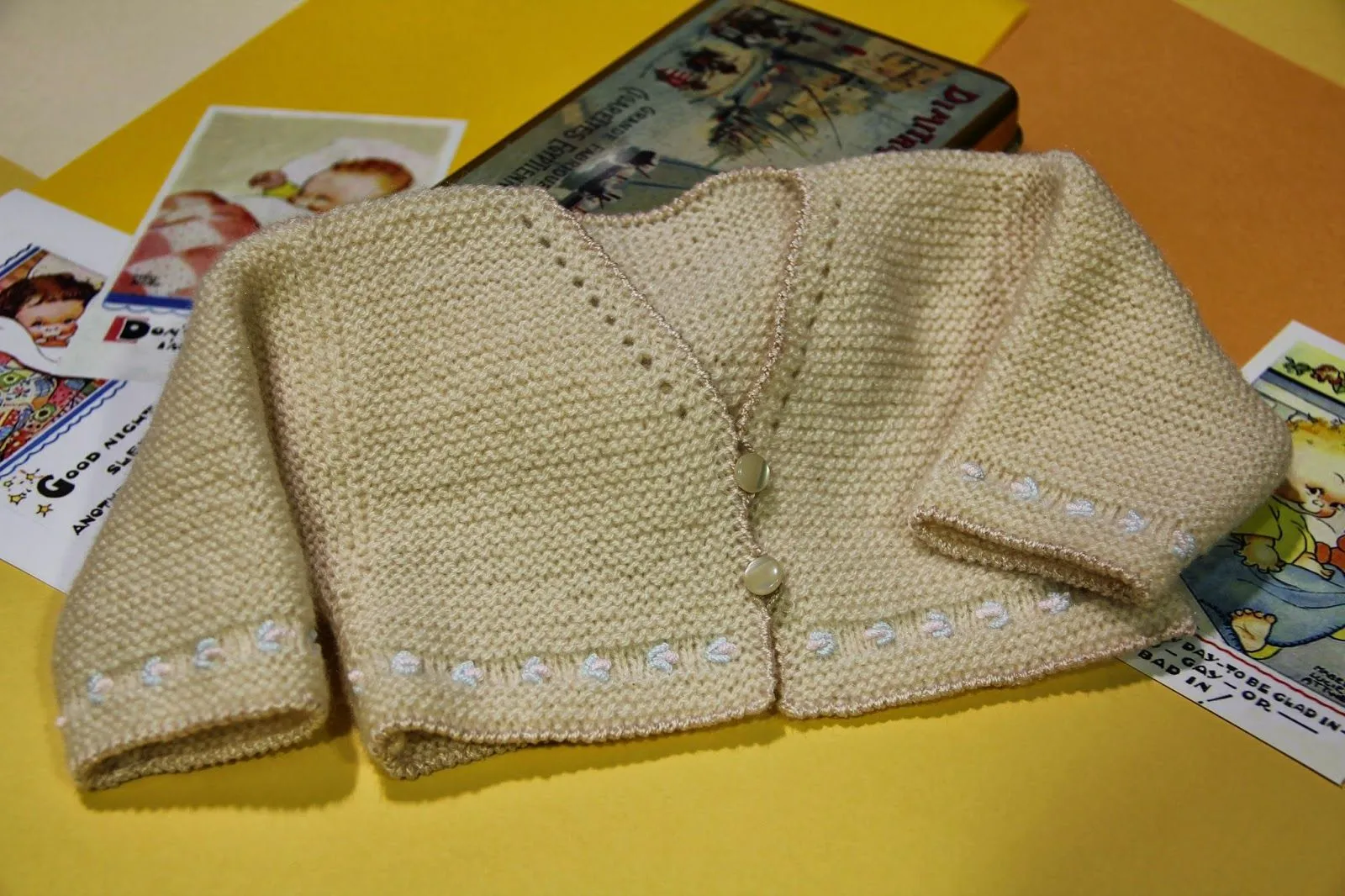 emilia y sus labores de punto: chaquetita básica bebé