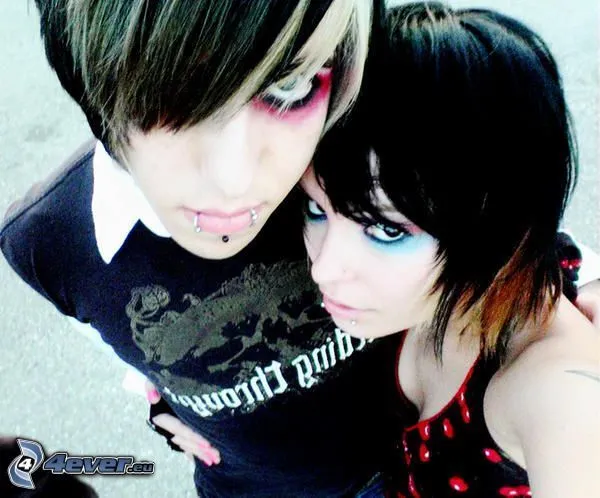 emo-pareja,-emo-abrazo,-amor- ...