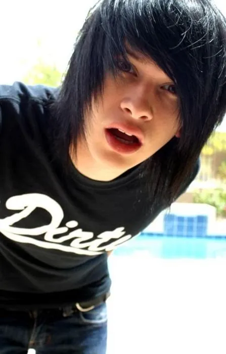 Emo Boy - Emo Photo (33330989) - Fanpop - Page 8 Emo Boy - Emo Photo (33330989) - Fanpop - Page 8