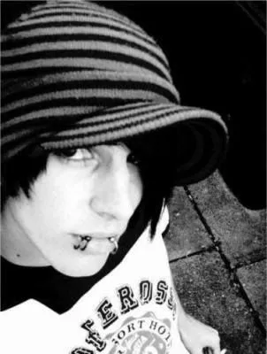 emos guapos report
