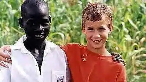 La emotiva historia del niño de 6 años que construía pozos en ... La emotiva historia del niño de 6 años que construía pozos en ...