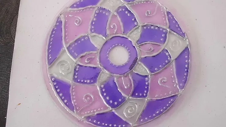 empezando a pintar mandalas en cd viejos con laca vitral y pintura ... empezando a pintar mandalas en cd viejos con laca vitral y pintura ...