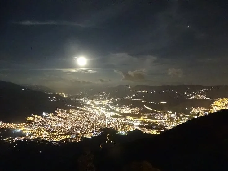 SI LOS ENAMORADOS VIVIERAN EN LA LUNA? Si los enamorados vivieran ...