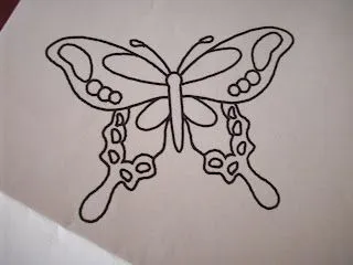 he encontrado este dibujo de una mariposa la voy a realizar en fieltro