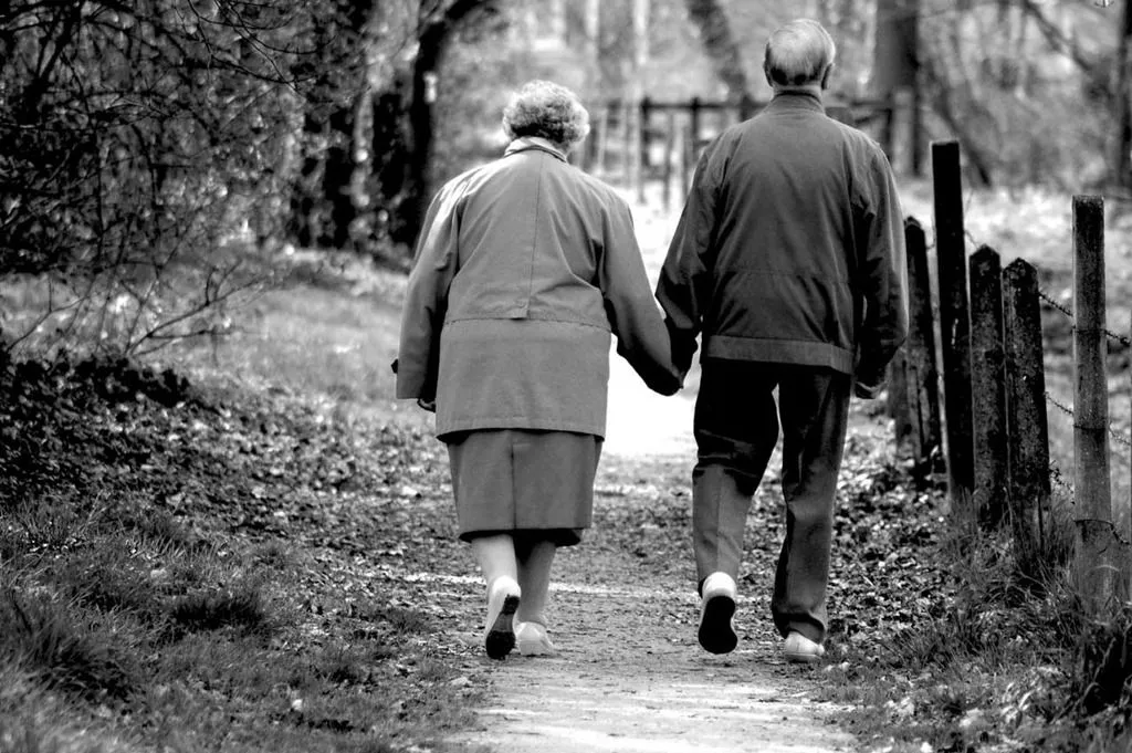 Fotos de ancianos enamorados - Imagui