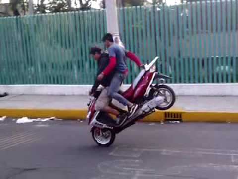 endo en moto italika - YouTube