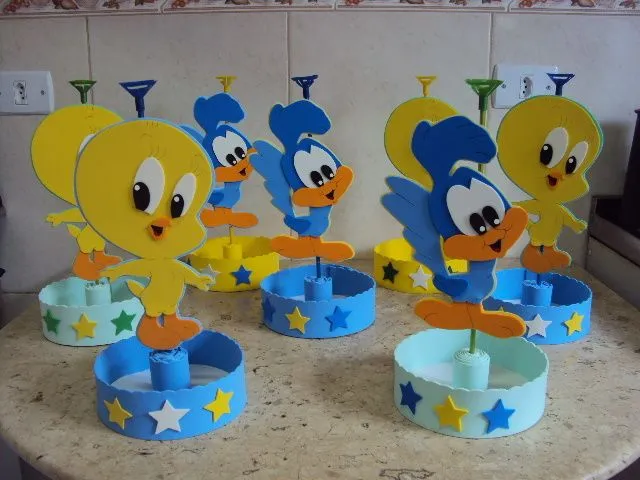 ENFEITES PARA MESAS LOONEY TUNES | www.elo7.com.br/artesel | Elo7