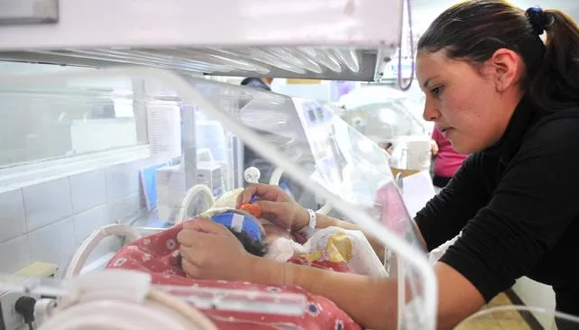 Enfermeras que salvan bebés más allá del hospital | La Voz del ... Enfermeras que salvan bebés más allá del hospital | La Voz del ...