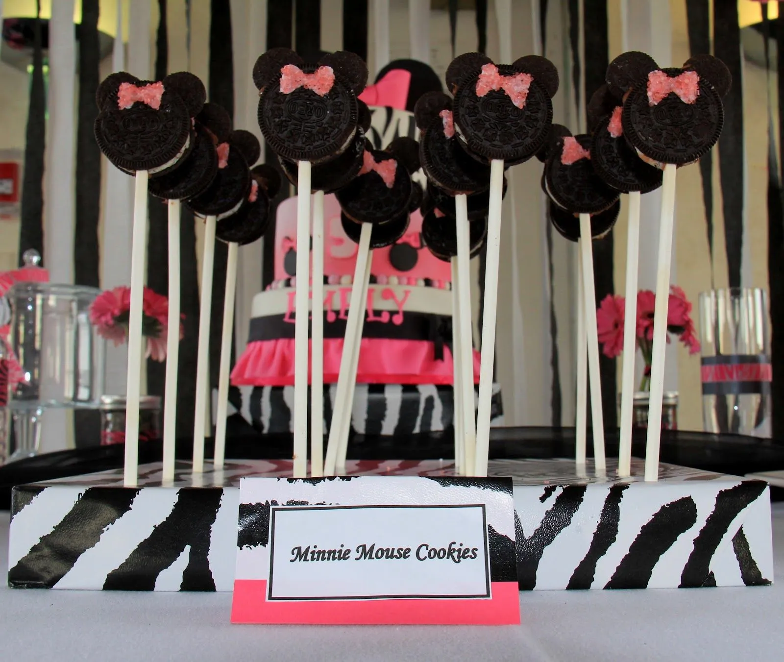 ... Entertaining.: Minnie Mouse Zebra Print ~ Dessert Table  ... Entertaining.: Minnie Mouse Zebra Print ~ Dessert Table