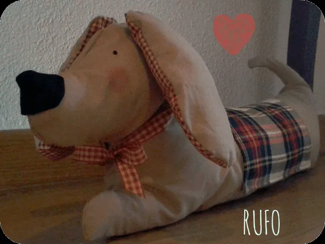 EntreHilos y algo más: RUFO, PERRO SUJETAPUERTAS y PATRONES EntreHilos y algo más: RUFO, PERRO SUJETAPUERTAS y PATRONES