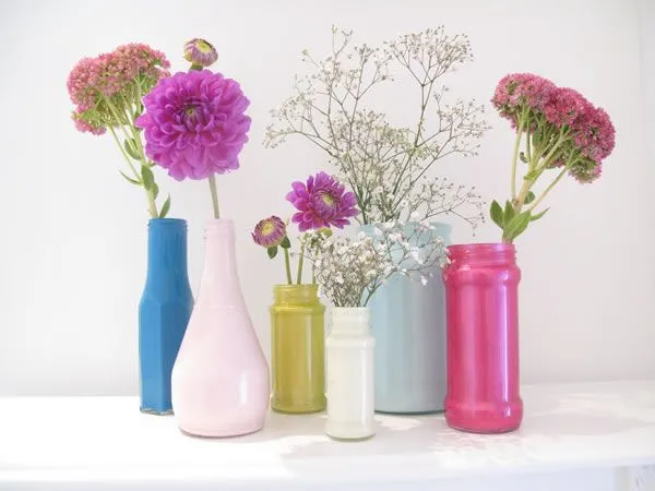 De envase de vidrio a jarrón decorado - Guía de MANUALIDADES