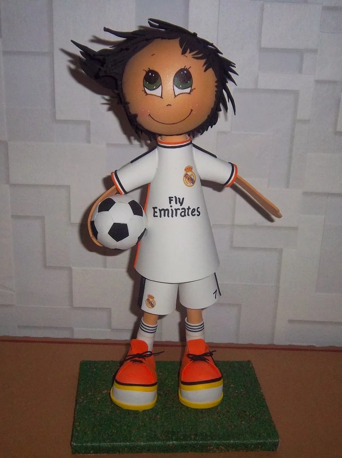 Mi escaparate de fofuchas: Fofucho futbolista del Real Madrid Mi escaparate de fofuchas: Fofucho futbolista del Real Madrid