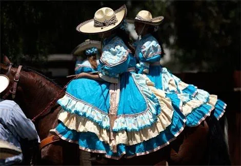 vestido+de+escaramuzas.jpg