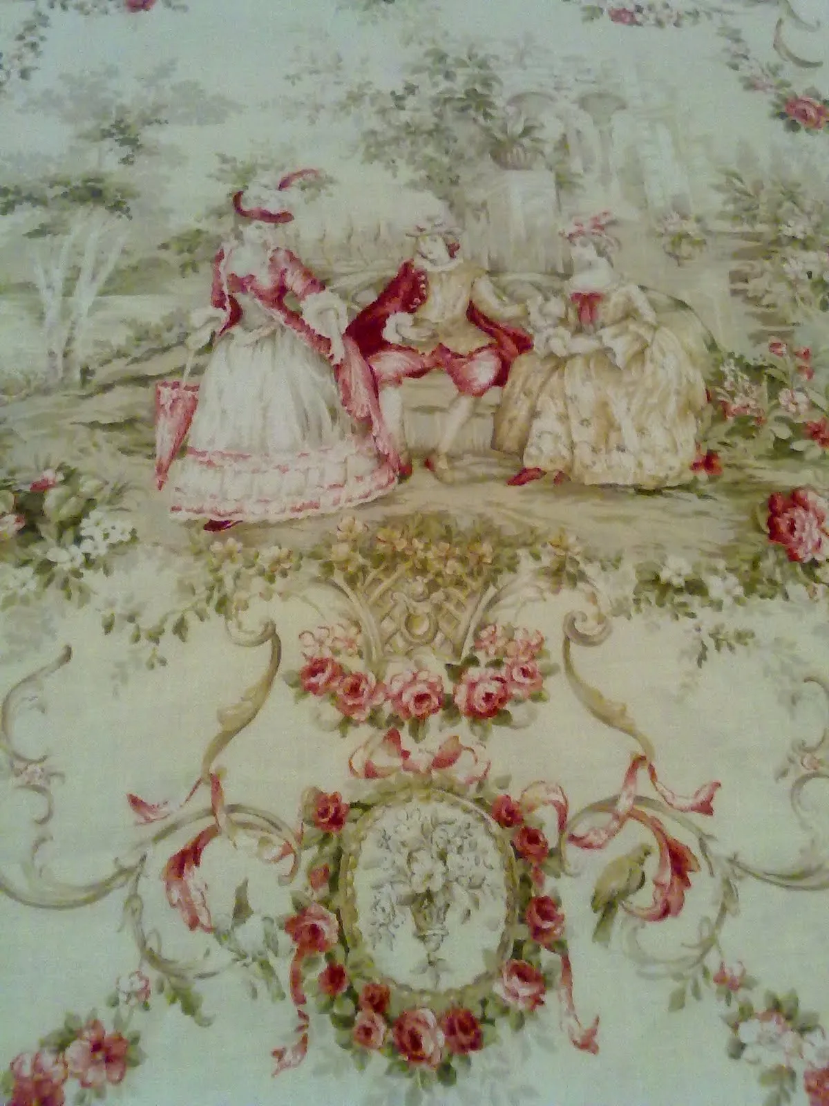 ... con escena de damas antiguas estampada, fondo en tonos de suave verde ... con escena de damas antiguas estampada, fondo en tonos de suave verde