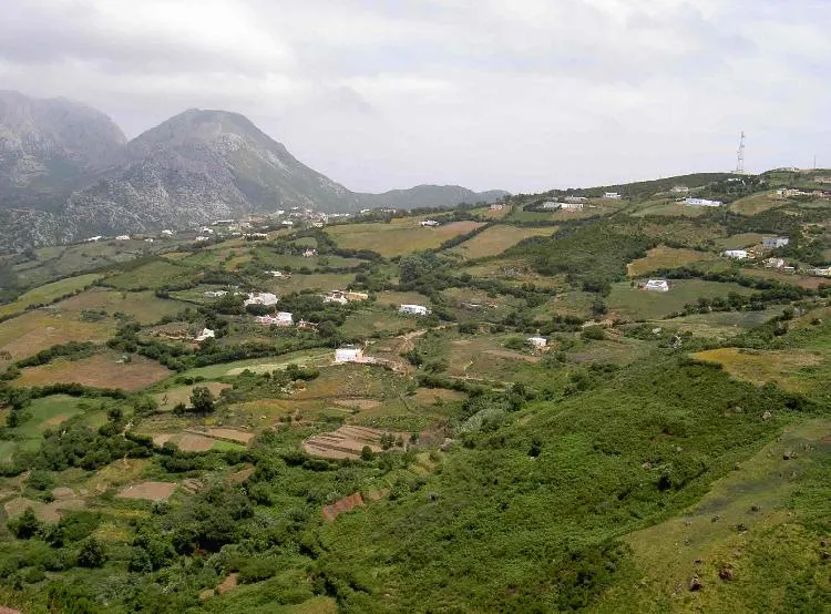 Escola Municipal Tiradentes: Espaço rural x Espaço urbano