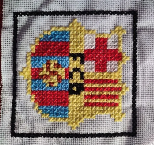 Escudo en punto de cruz :Valencia, Barcelona de segunda mano por 35 EUR en Xirivella en WALLAPOP Escudo en punto de cruz :Valencia, Barcelona de segunda mano por 35 EUR en Xirivella en WALLAPOP