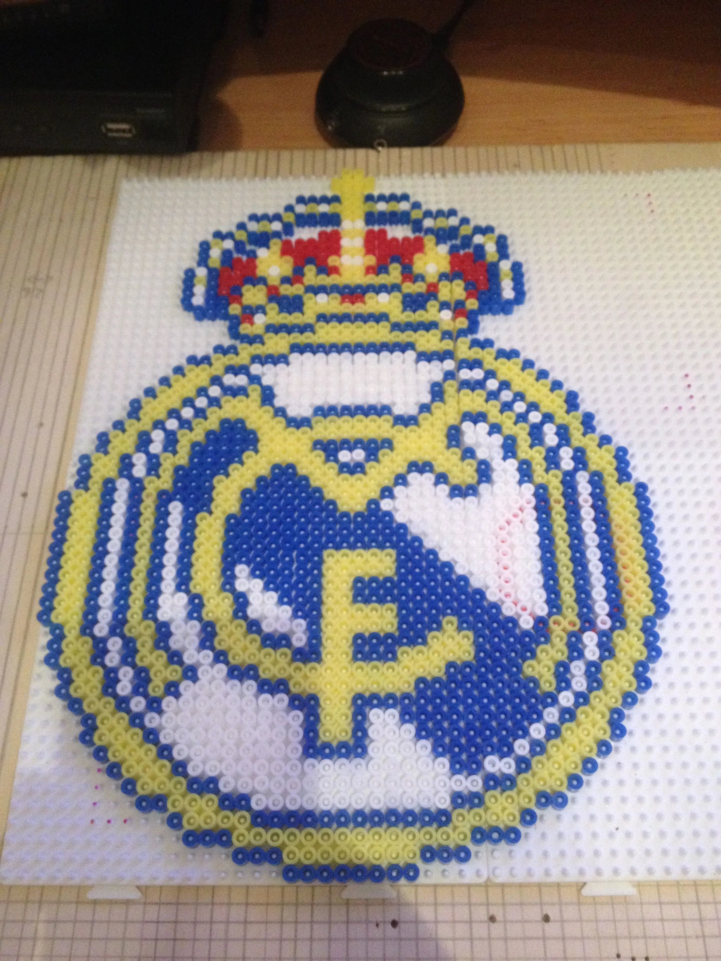 escudo del real madrid 3D hama beads | Números de punto de cruz, Patrones, Punto de cruz patrones escudo del real madrid 3D hama beads | Números de punto de cruz, Patrones, Punto de cruz patrones