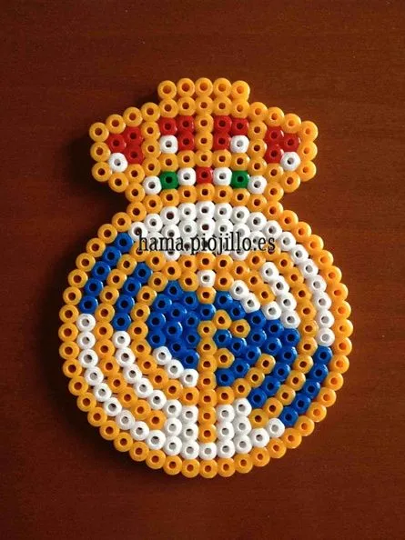 Escudo real madrid hama beads - Imagui