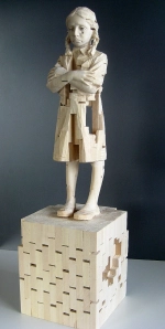 escultura. La infancia herida de Gehard Demetz.