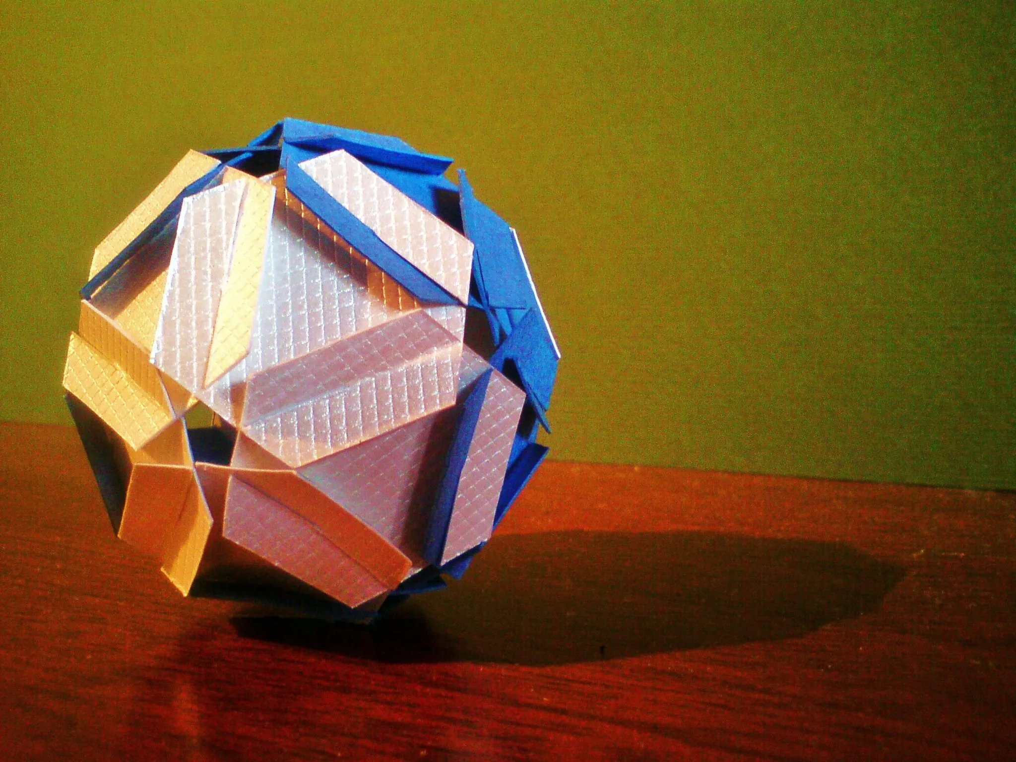 C. POLIEDRO O ESFERA DE PAPEL – BASE HEXAGONAL | De Greta Para Mundos