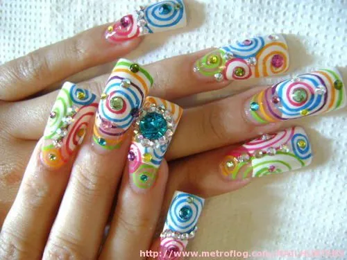 esmaltadas.. las roas se hacen usando una gota de esmalte y se ...