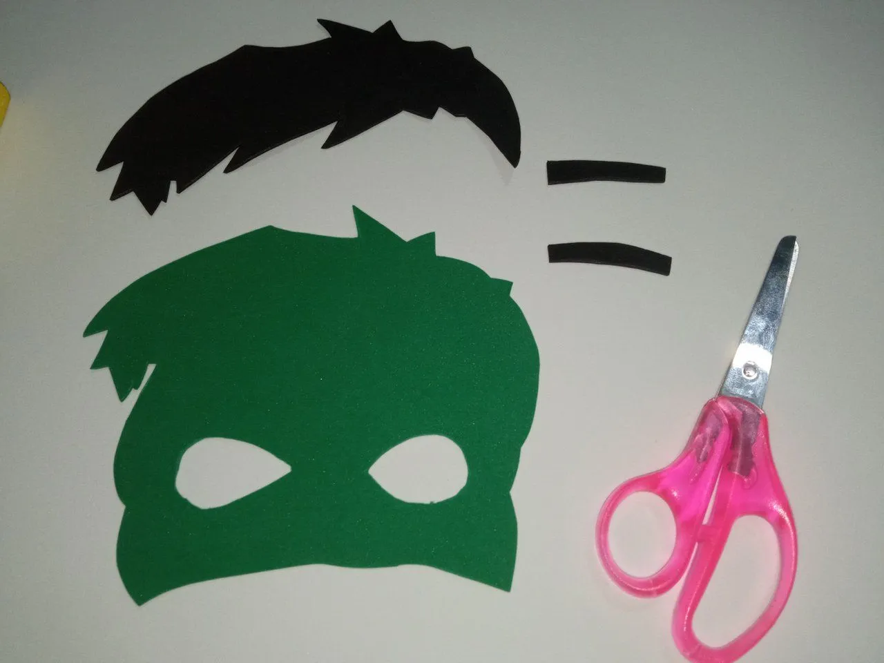 Esp-Eng] Elaboración de un creativo antifaz de Hulk para los pequeños de la  casa. by: @rosilys20 | PeakD