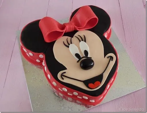 Espe Saavedra, en la cocina: TARTA MINNIE MOUSE FONDANT