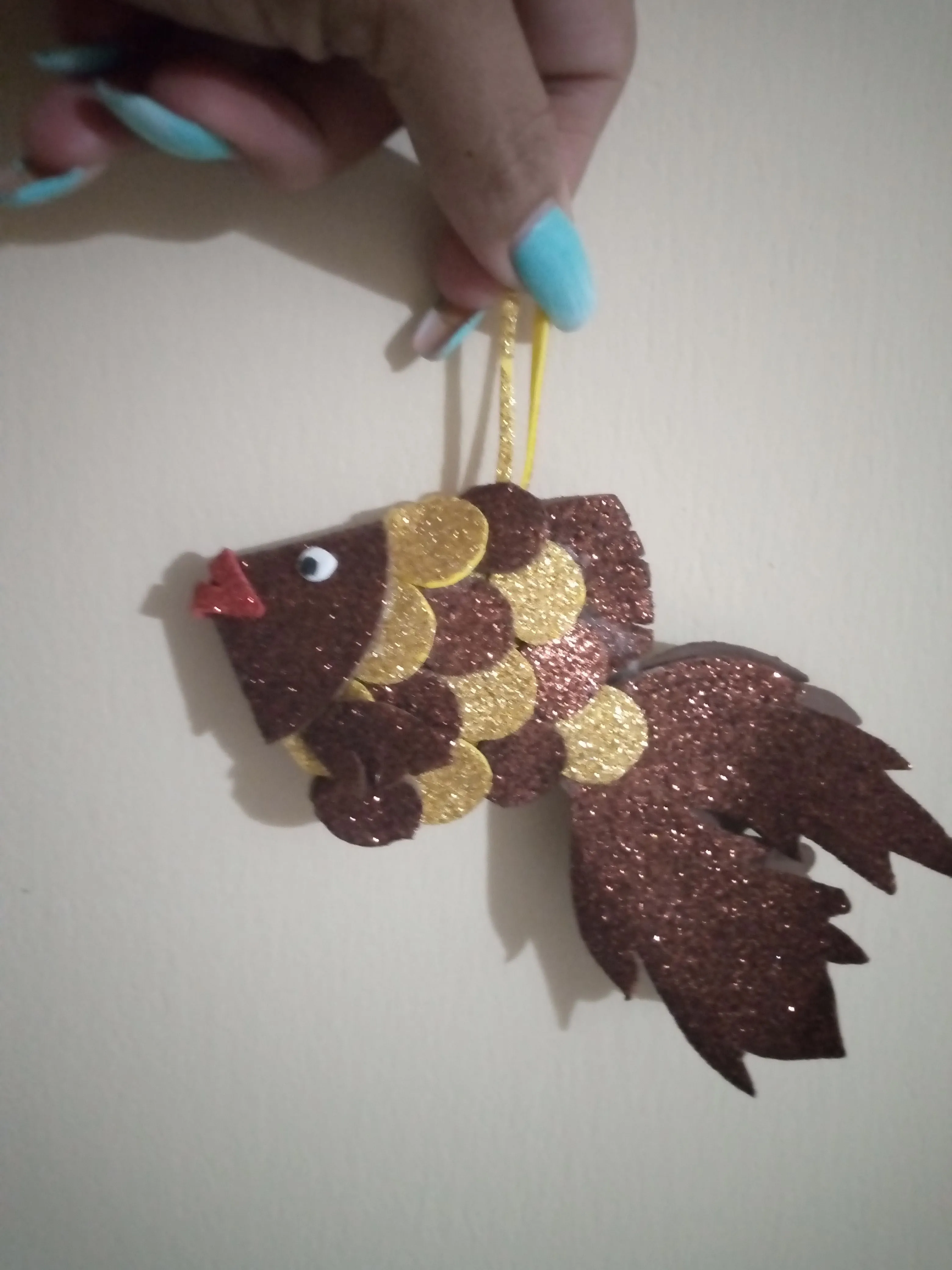 Esp/Eng] Lindo pez bailarina hecho de foami /Cute ballerina fish made of  foam — Hive