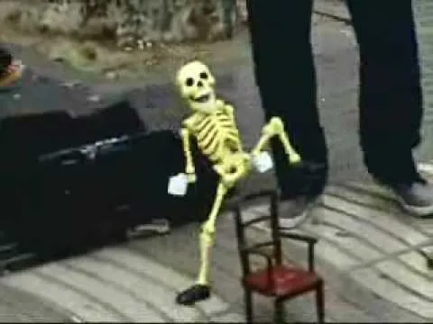 el esqueleto animado :D - YouTube