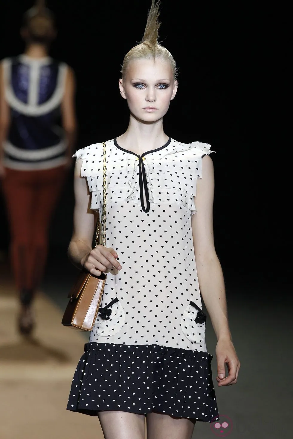 ... estampado de corazones de Miguel Palacio, colección primavera de 2012 ... estampado de corazones de Miguel Palacio, colección primavera de 2012