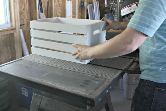 Estantería para libros hecha con una caja de madera - Guía de ...