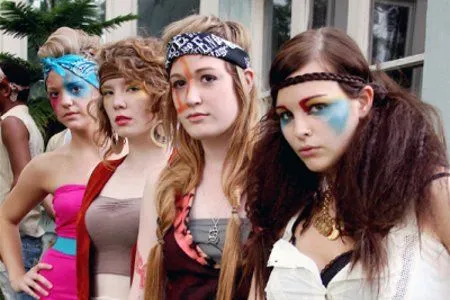 EL ESTILO DE LOS HIPPIES: La vestimenta de los hippies EL ESTILO DE LOS HIPPIES: La vestimenta de los hippies