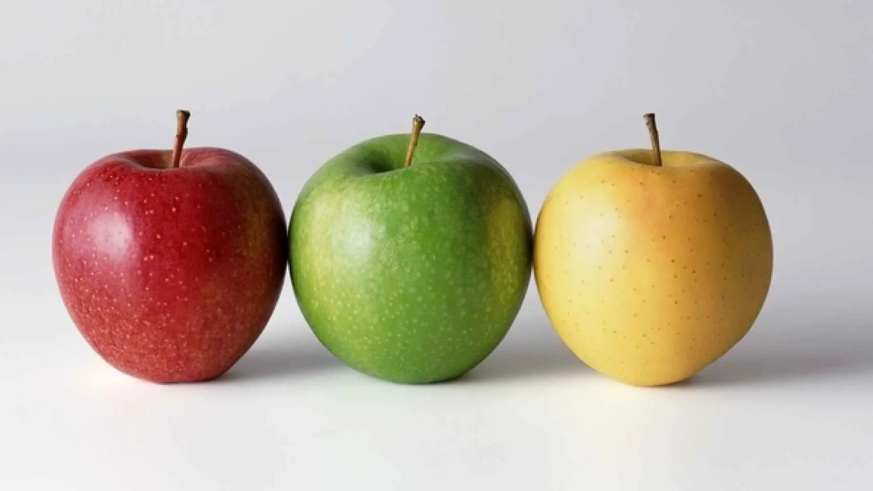 Ésto es lo que esconde la forma de las manzanas que compramos en el 'súper' Ésto es lo que esconde la forma de las manzanas que compramos en el 'súper'