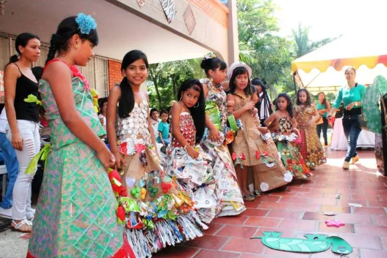 Estudiantes en San Gil convirtieron residuos reciclables en obras ... Estudiantes en San Gil convirtieron residuos reciclables en obras ...