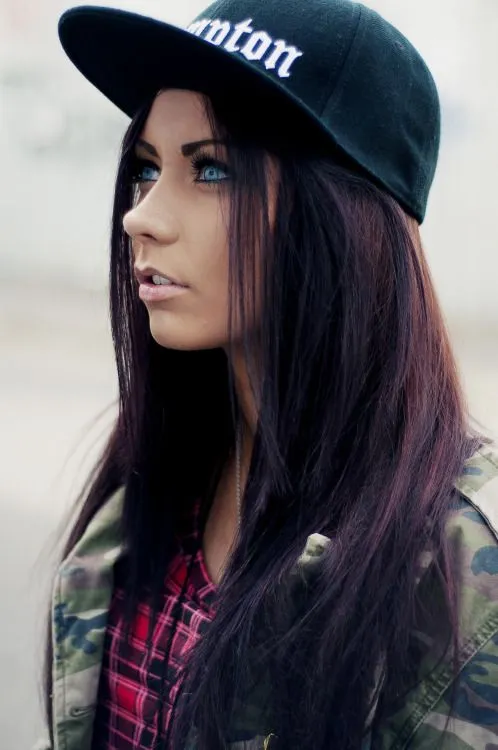 CHICAS LINDAS CON GORRAS PLANAS - Imagui