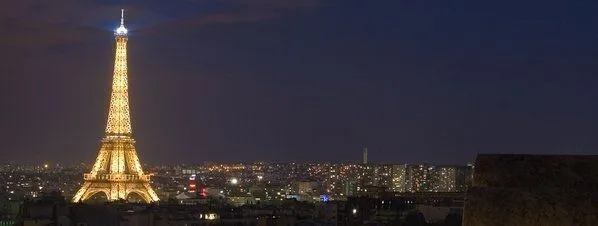 Evacuada la Torre Eiffel por un aviso de bomba Evacuada la Torre Eiffel por un aviso de bomba