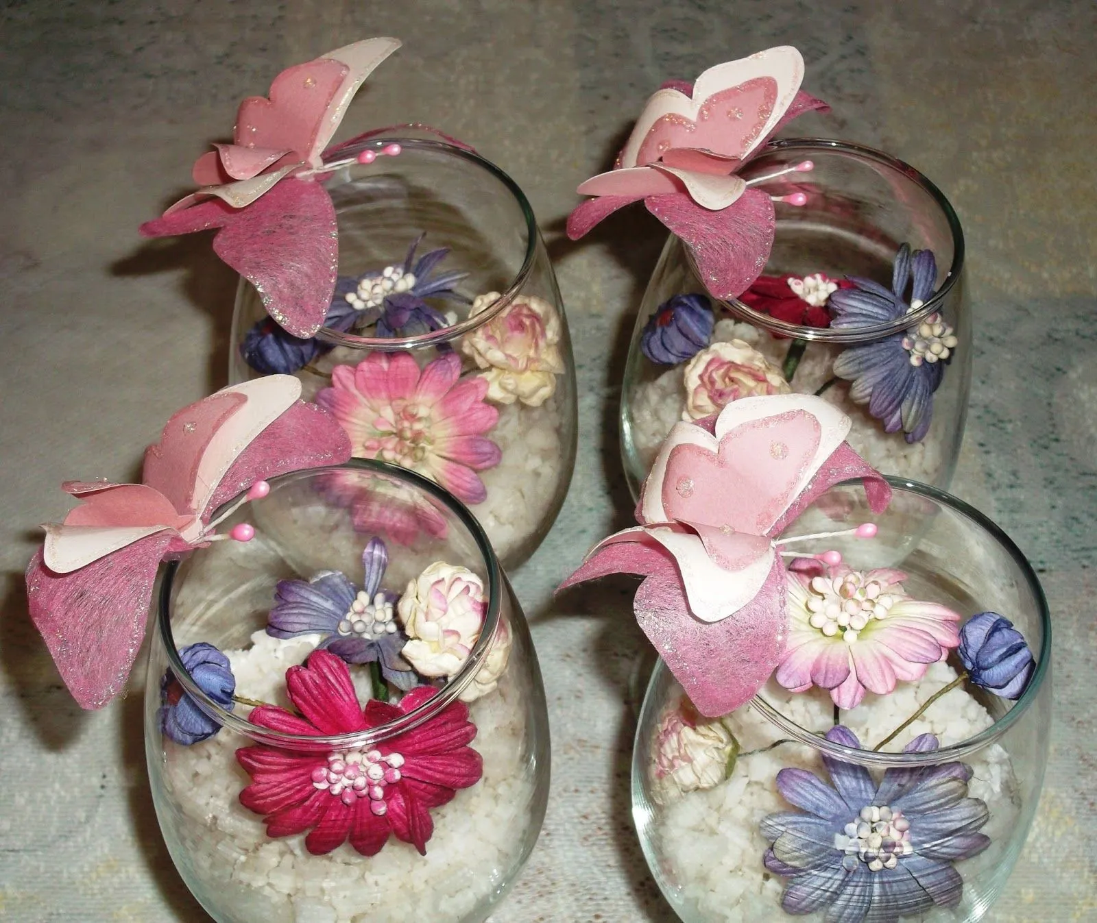 Eventos para tu Bebé: Decoración con Copones y Mariposas Eventos para tu Bebé: Decoración con Copones y Mariposas