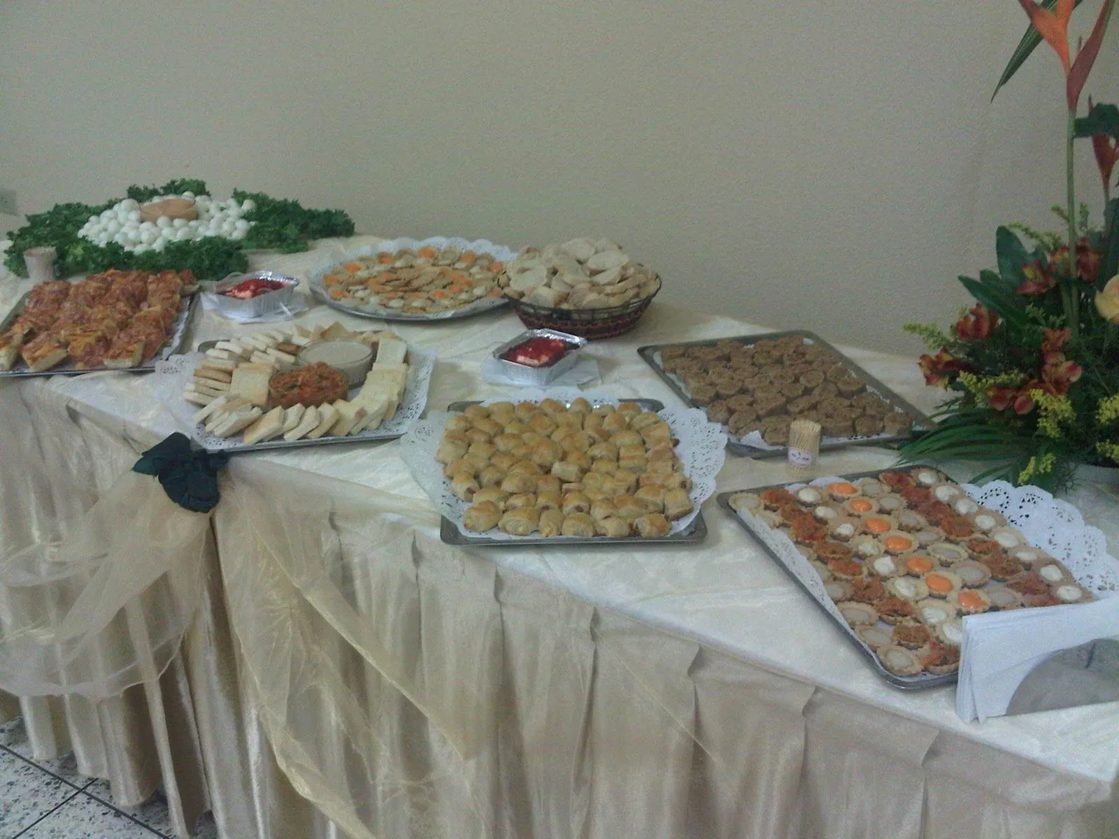 Eventos Creativos CA: VARIEDAD DE PASAPALOS PARA TUS REUNIONES