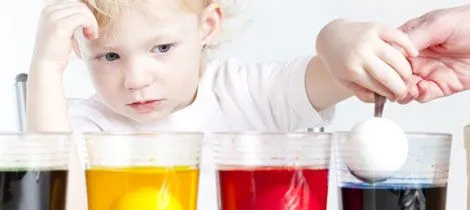 Experimentos con huevos. Ciencia divertida para niños paso a paso