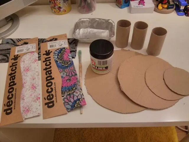 Expositor cupcake con Decopatch - Paperblog