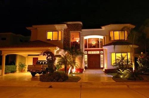 Fachadas de casas lujosas la verdadera comodidad - mundo-casas.com