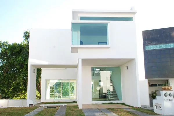 Fachadas Minimalistas: Fachada de Residencia Minimalista con ... Fachadas Minimalistas: Fachada de Residencia Minimalista con ...