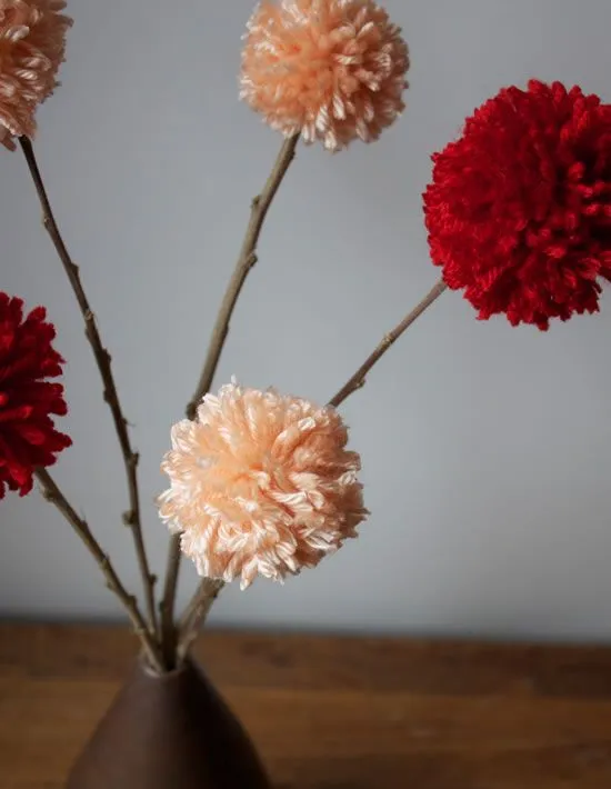 Fáciles flores de lana - Guía de MANUALIDADES